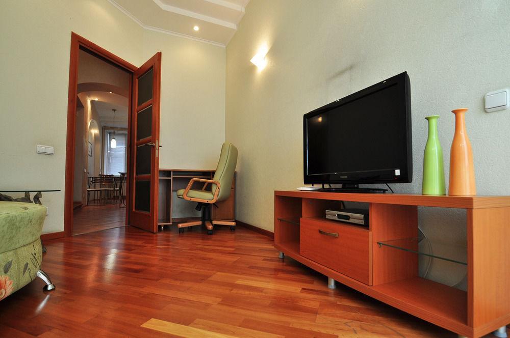 Hostel Kreschatik Kiev Esterno foto