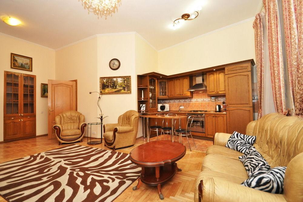 Hostel Kreschatik Kiev Esterno foto