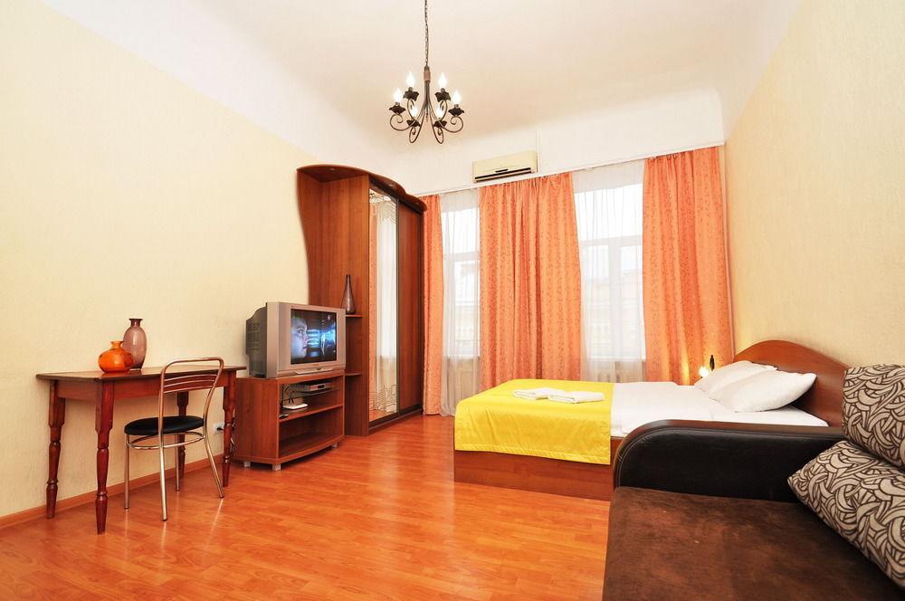 Hostel Kreschatik Kiev Esterno foto