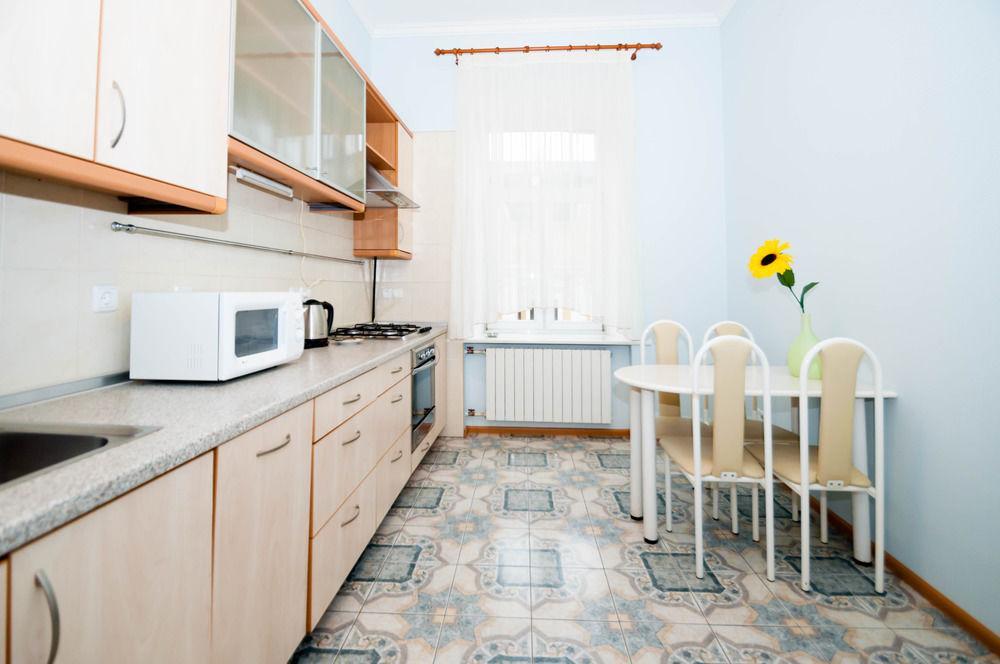 Hostel Kreschatik Kiev Esterno foto