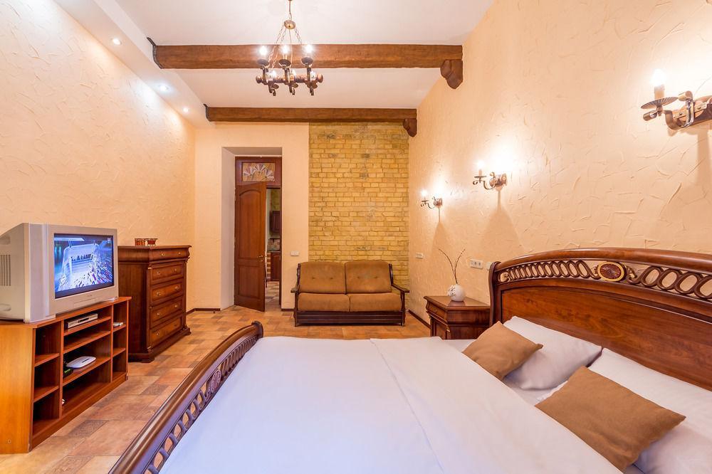 Hostel Kreschatik Kiev Esterno foto