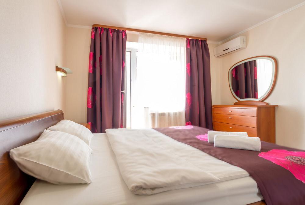 Hostel Kreschatik Kiev Esterno foto
