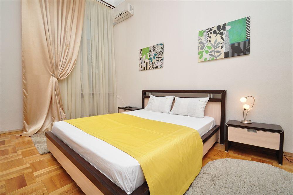 Hostel Kreschatik Kiev Esterno foto