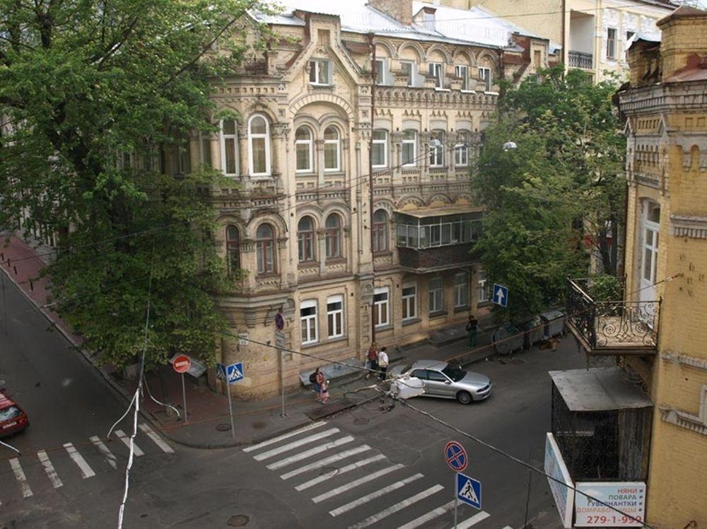 Hostel Kreschatik Kiev Esterno foto
