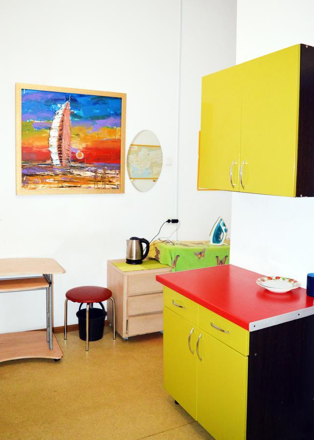 Hostel Kreschatik Kiev Esterno foto