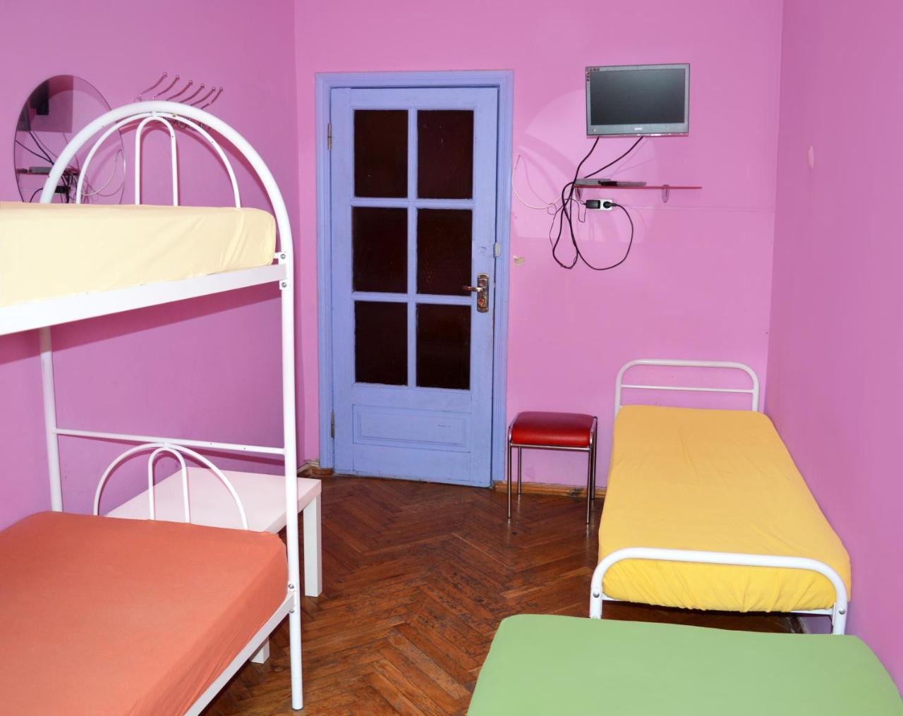 Hostel Kreschatik Kiev Esterno foto
