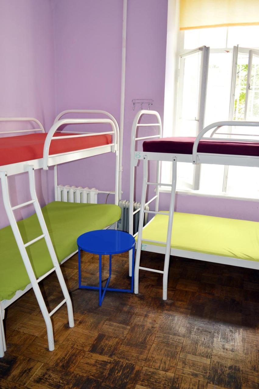 Hostel Kreschatik Kiev Esterno foto